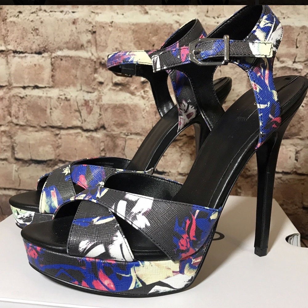 Aldo floral heel size 7